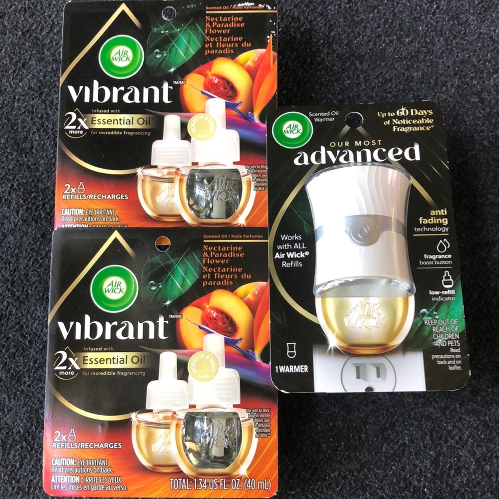 2 Of Air Wick Vibrant Plug In Essential Oils Twin Refill (4 Refills) + 1 Warmer